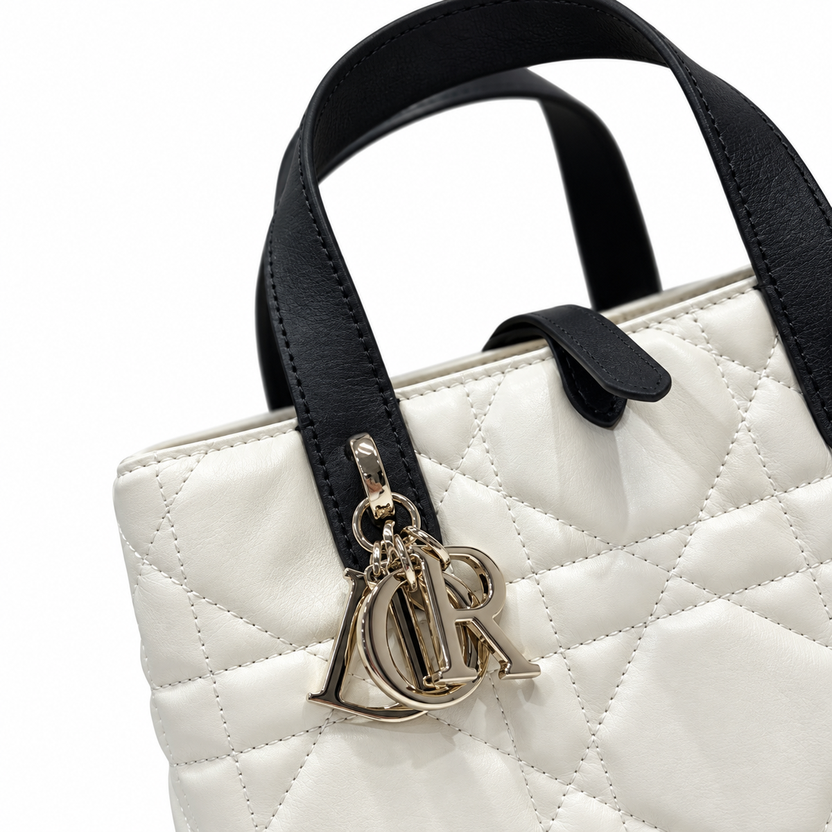 Dior Cannage Quilted Signature Handbag 23cm