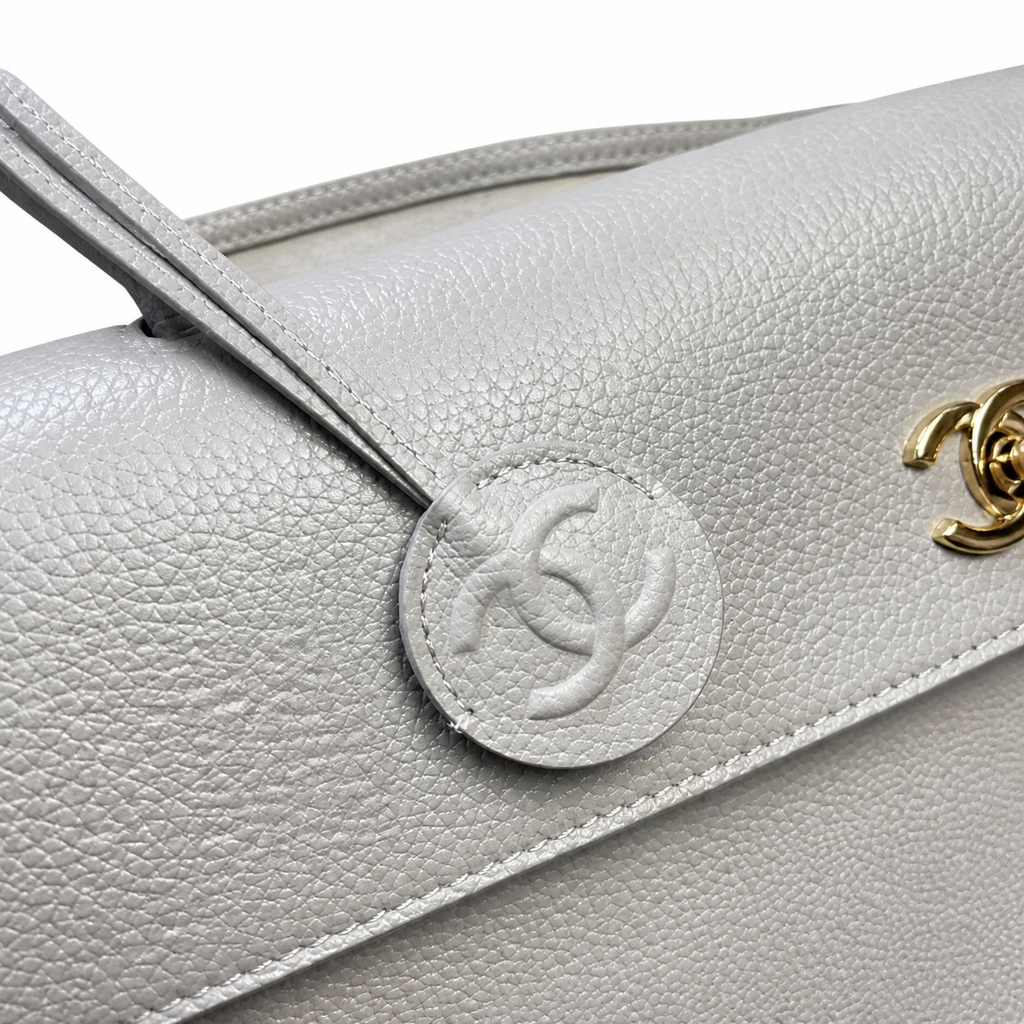 Chanel Large Neo Executive Tote Pearl Grey Grained Calfskin | Gold CC Turn-Lock — 43cm