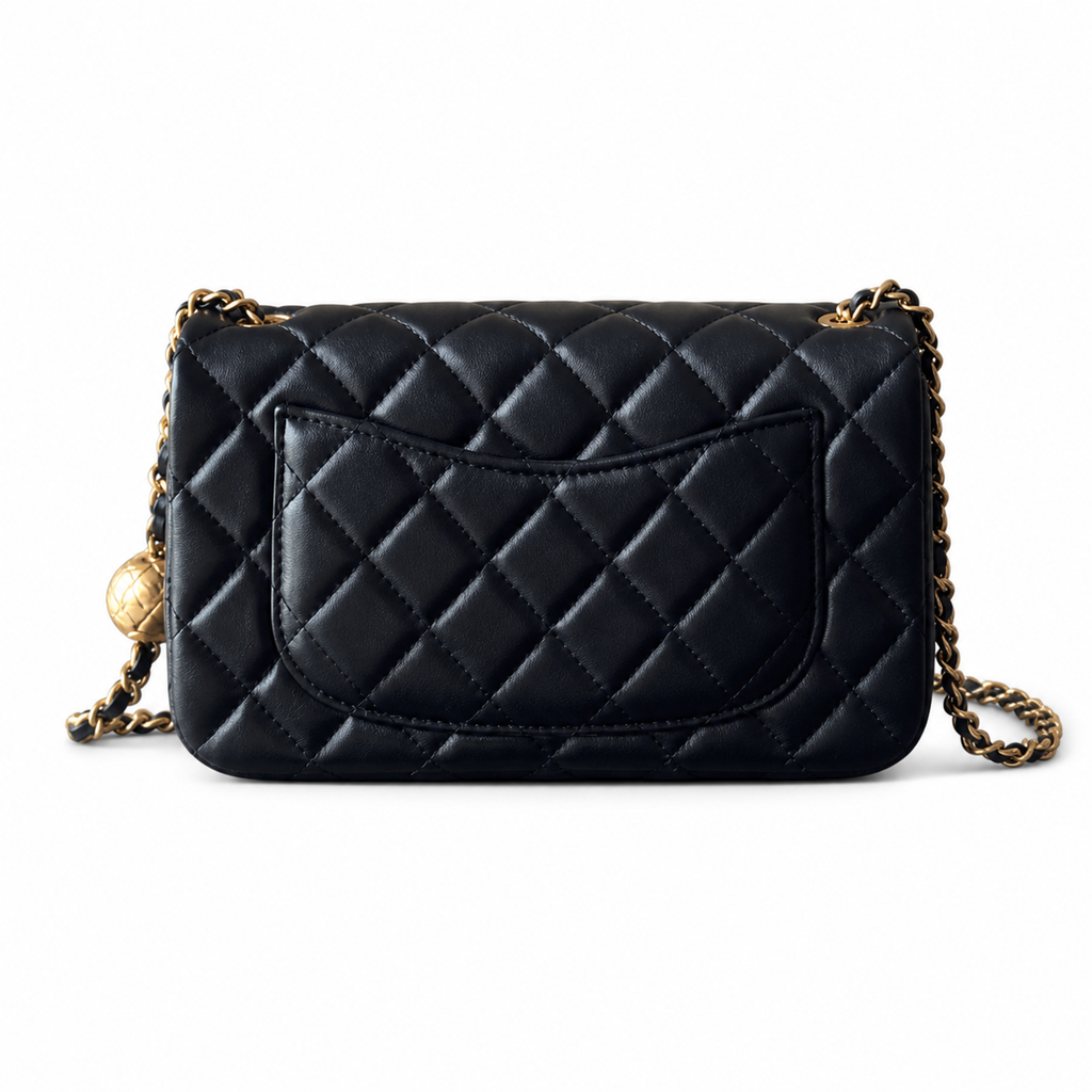 Chanel Classic Flap Bag | CC Turn-Lock Gold Chain Diamond Quilted — 13x20cm