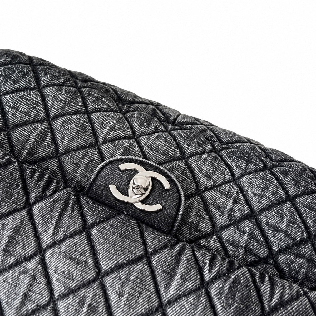 Chanel Classic Quilted Maxi Flap Bag | CC Hardware & Gold Chain — 33cm